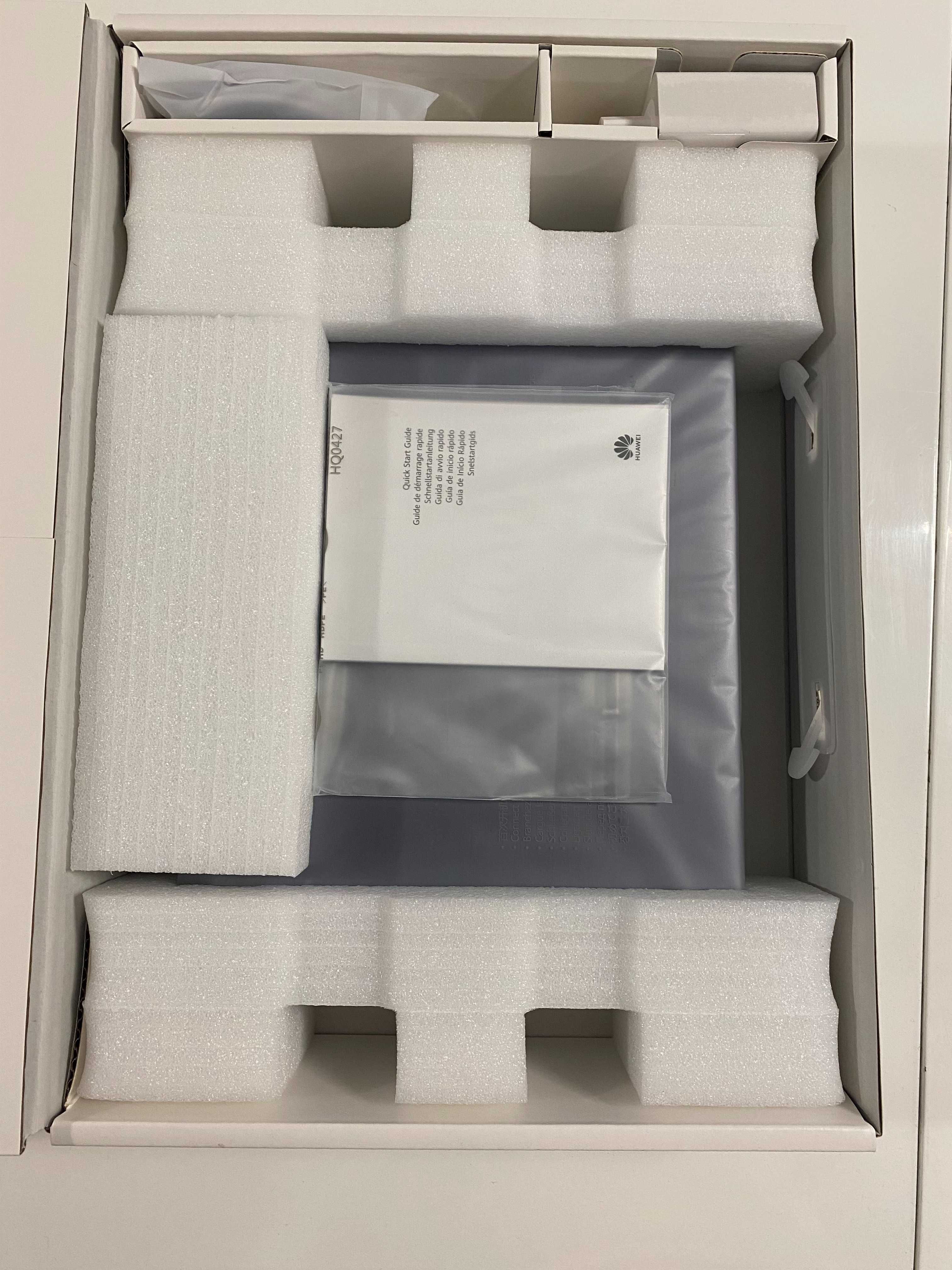 HUAWEI MateBook 13, RAM: 8GB, 256 SSD(Немскa Клавиатура, без Windows)