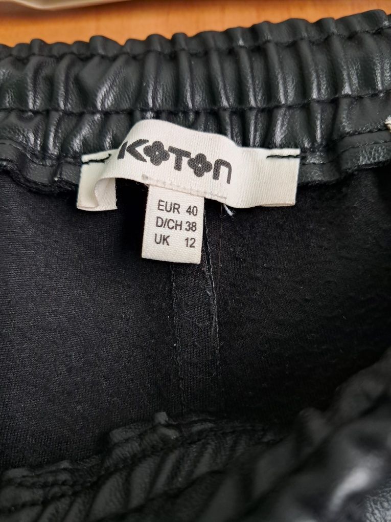 Pantaloni piele trei sferturi Koton