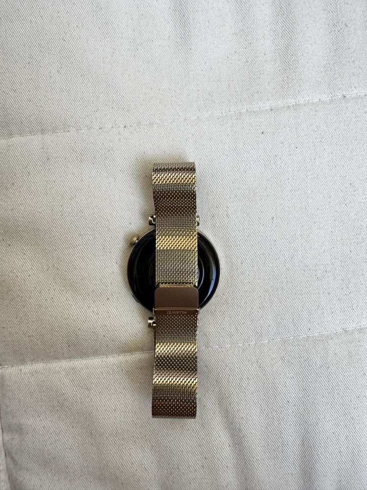 Huawei Watch GT 4 41 mm Light Gold . В гаранция до 19.05.2026г.