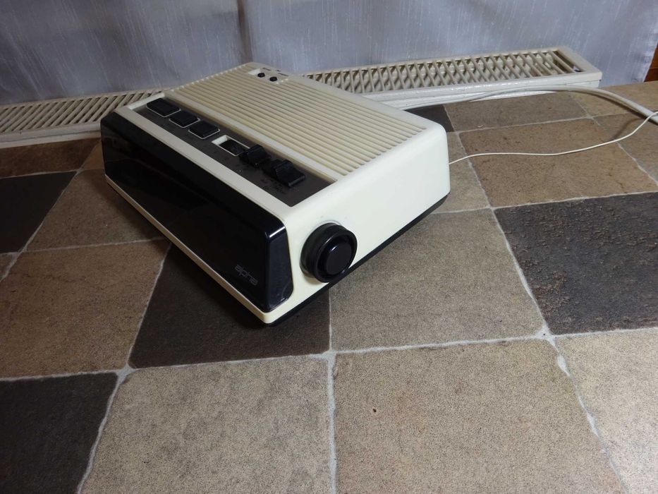 Aparat radio cu ceas vintage /Siemens Alpha RG220