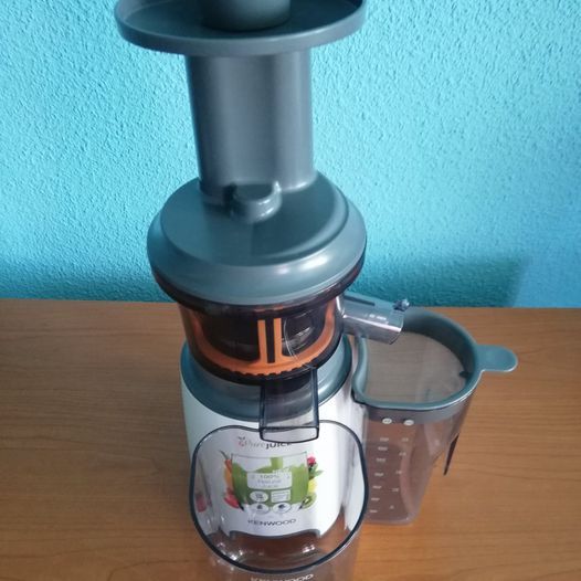 Storcator Kenwood de fructe si legume cu melc , stoarcere la rece