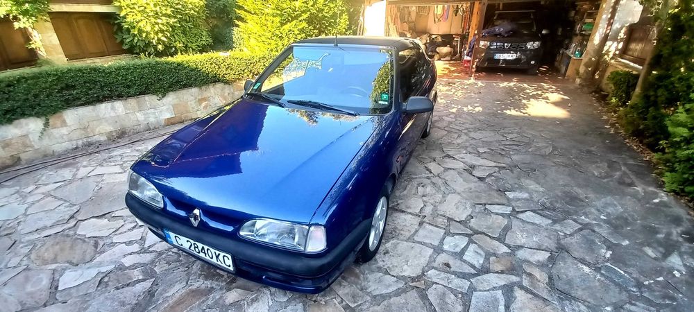 Колекционерска гаражна Рено 19 кабрио,Карман,1,8 инжекцион