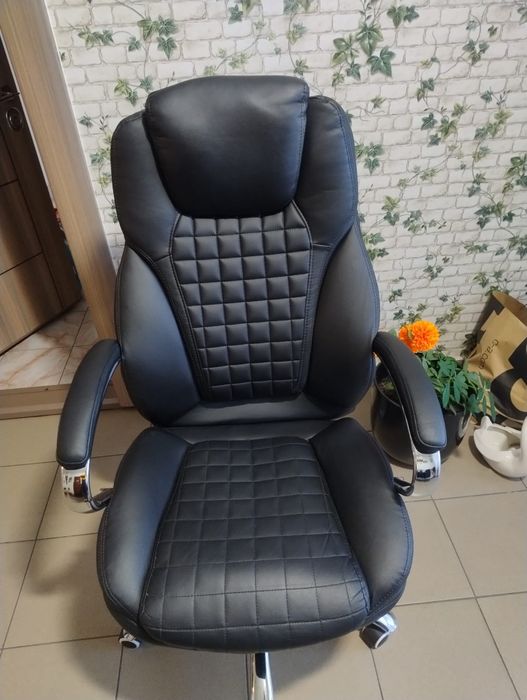 Vând scaun birou impecabil