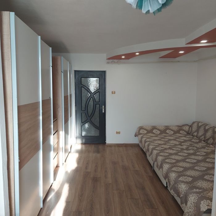 Vânzare garsoniera Crang