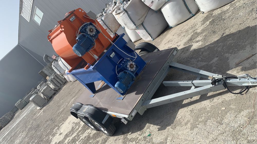 Продам насос +битона мишалка для подачи пено бетона и полестерольбитон