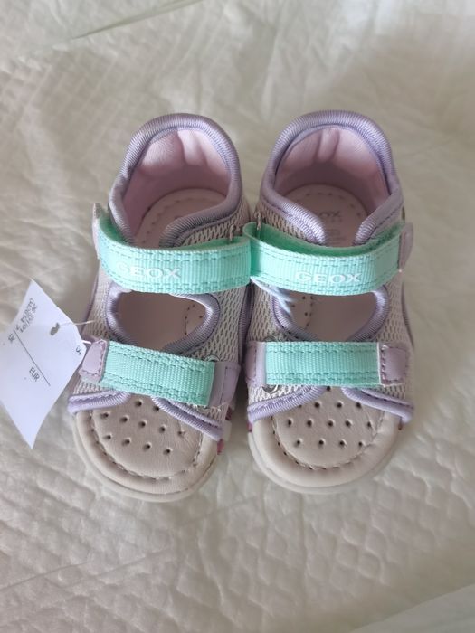 Бебешки сандали Geox