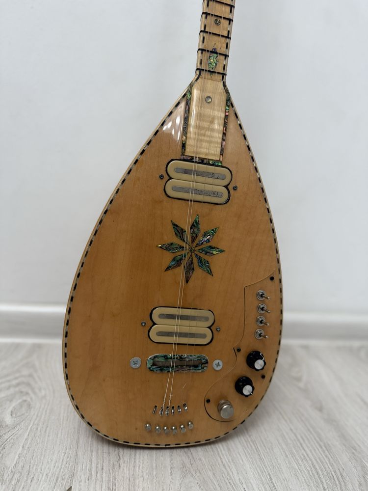 Саз ( elektro bağlama)