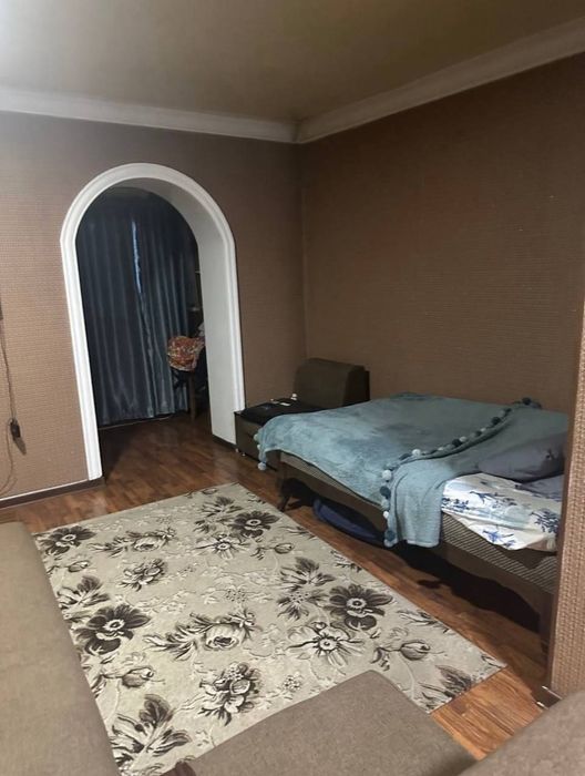 1 комнатная.  Новомосковск, Аккурган.  Кирпичный дом. 3й этаж. Срочно