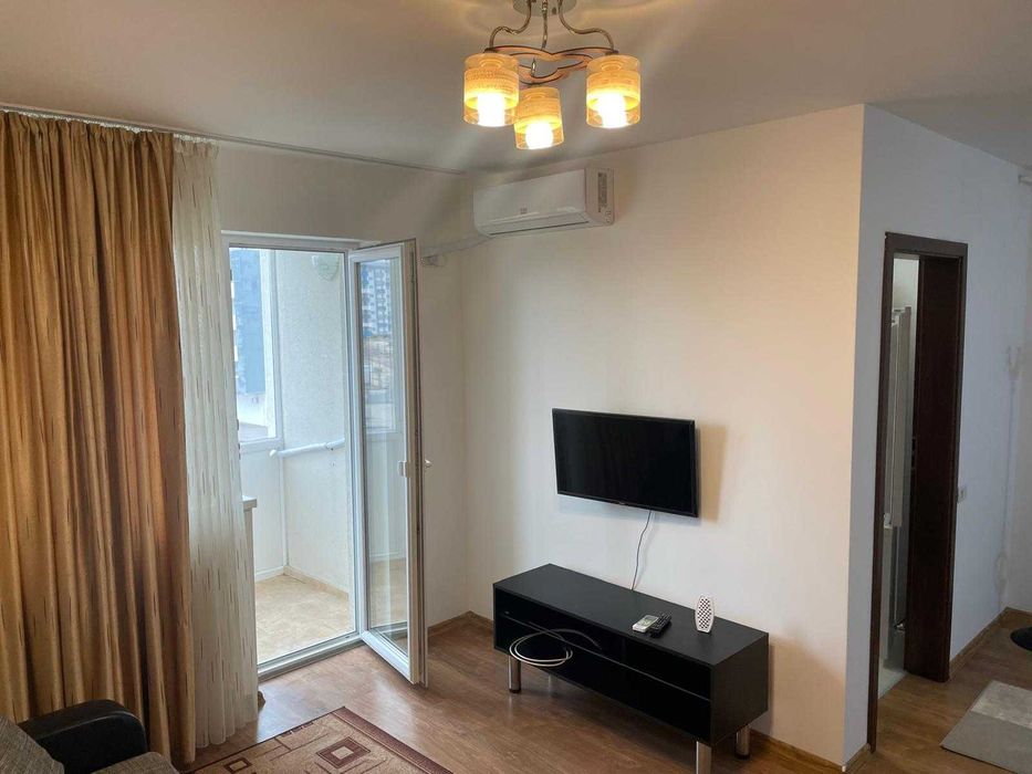 Garsonieră decomandată de închiriat – 38 mp – loc de parcare inclus