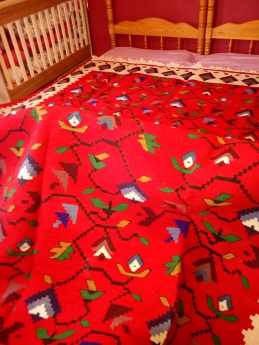 Продавам Чипровски килим