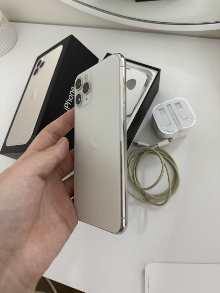 Продам Iphone 11 pro256 Гб