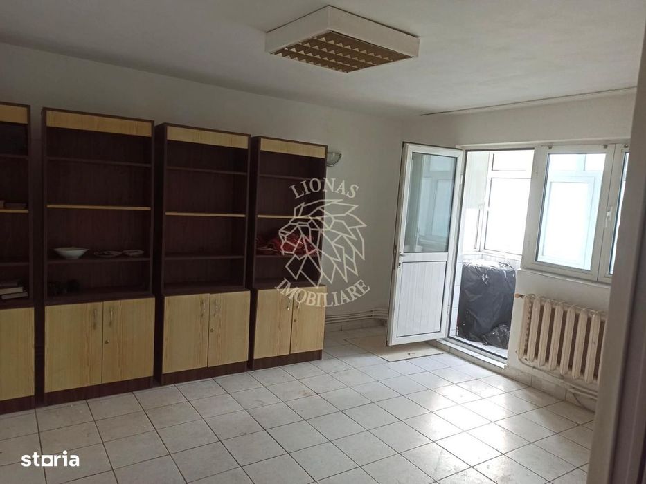 Spatiu comercial 4 camere 70 mp-salon, cabinet, magazin-Independentei