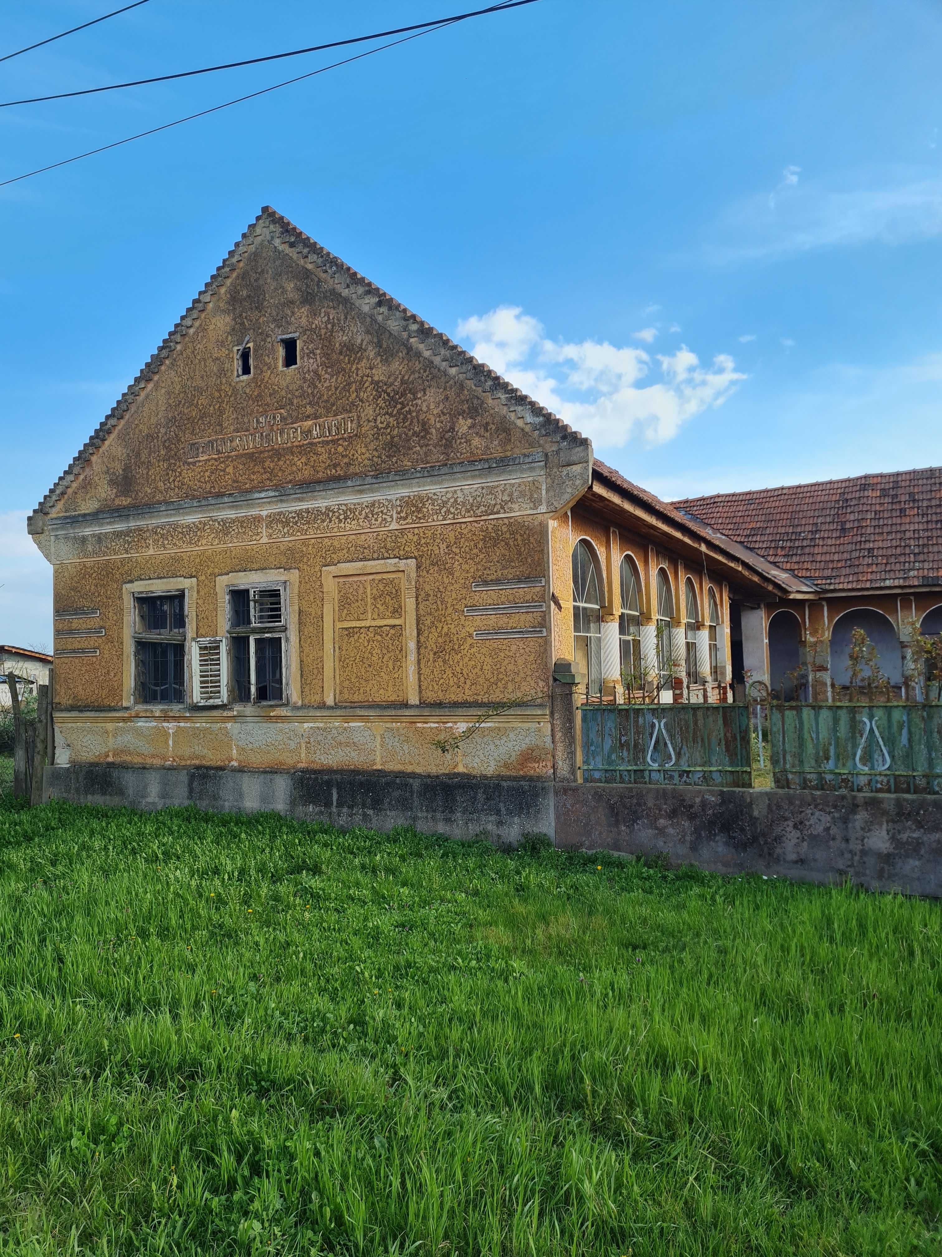 Sârbova. Casă veche de vânzare