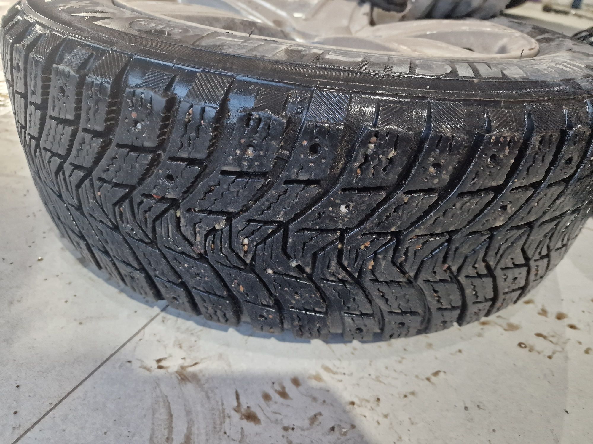 Шины зимние мишлен (michelin) 185/60R15