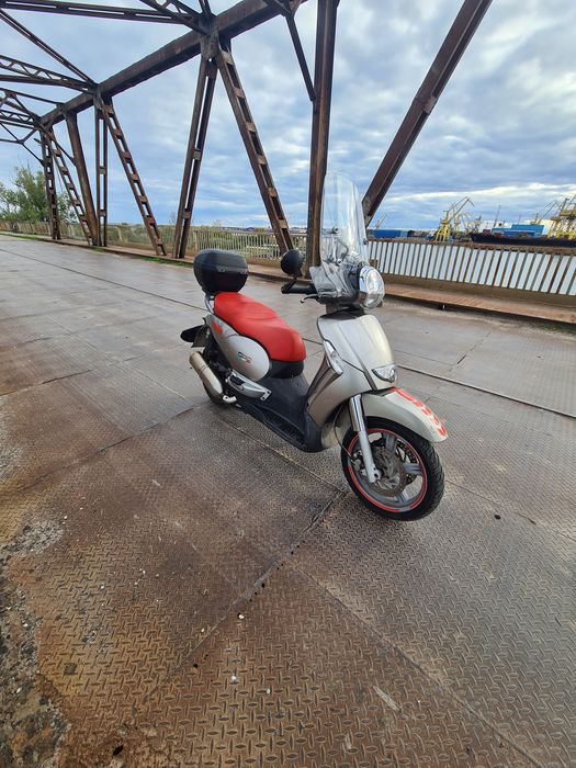 Aprilia Scarabeo 500 , nu Piaggio Beverly !