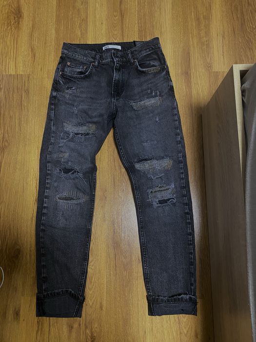 Дънки на марката Zara