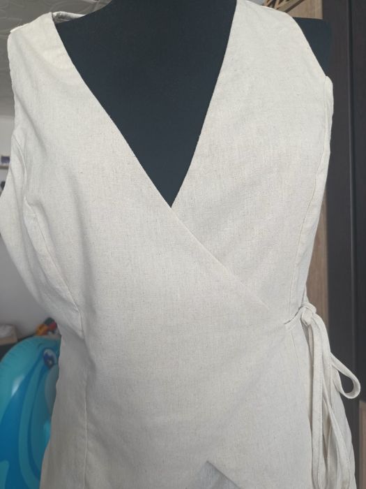 Compleu elegant,nou,fara eticheta
