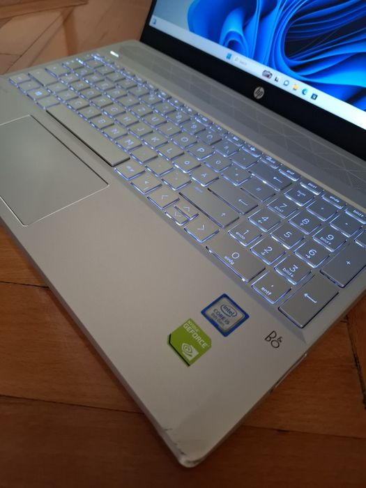 Laptop Hp Pavilion 15•i5•gen.8•SSD •video dedicată