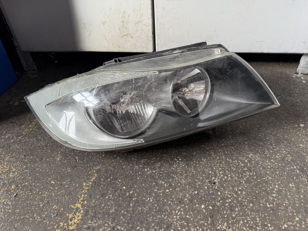Десен фар за BMW E90/E91