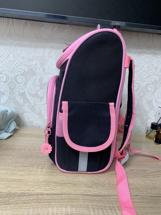 Продам новую школьную сумку