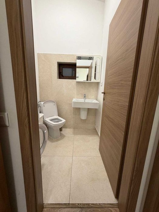 De inchiriat casa cu 3 camere