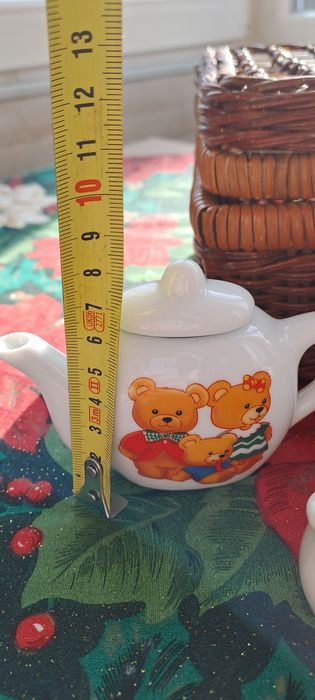 Порцеланов кукленски сервиз