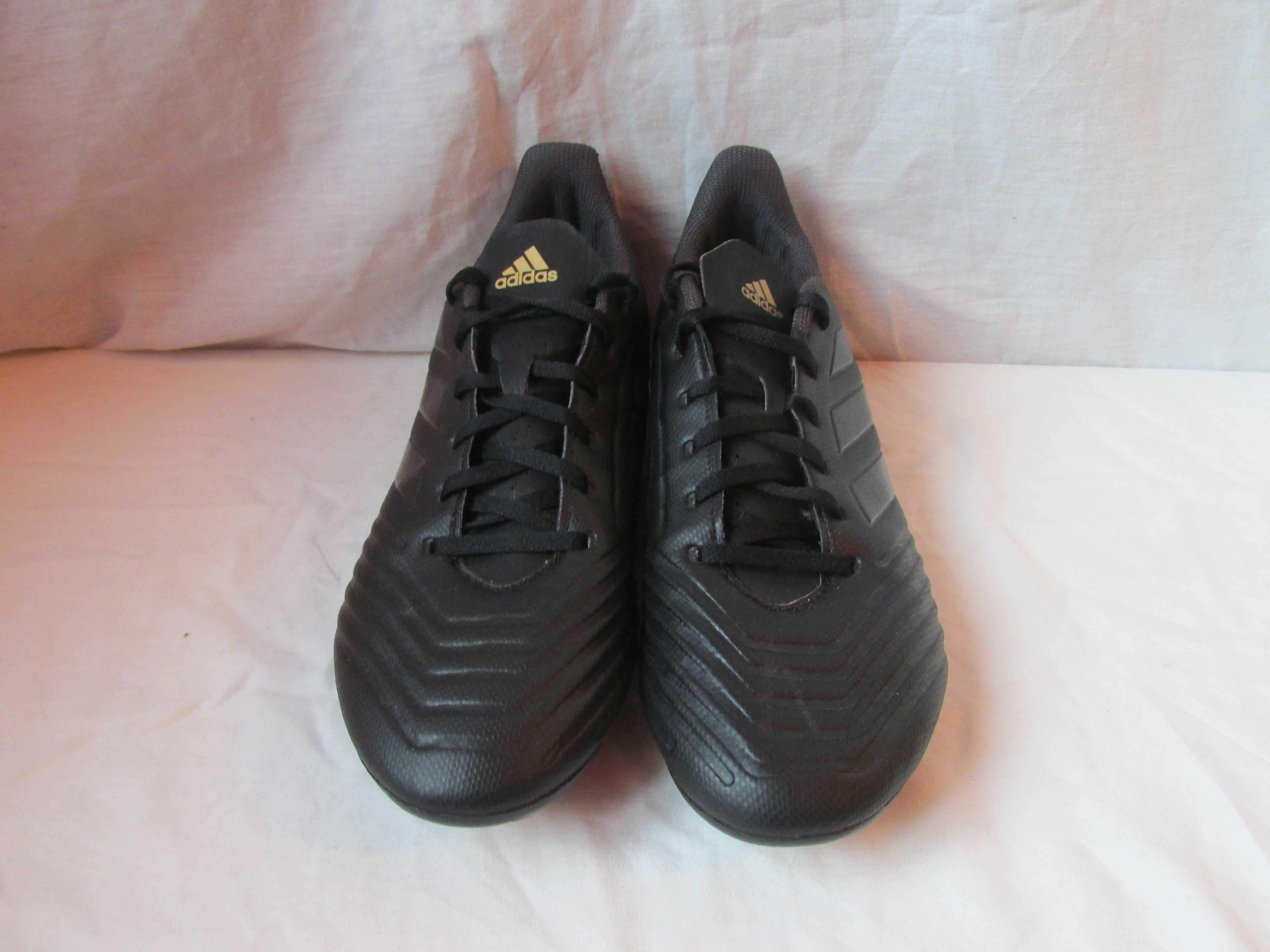 Crampoane/pantofi fotbal Adidas Predator ,marimea 44-44.5 (29 cm)