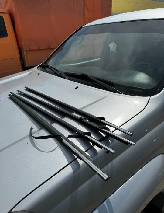 Стекольные молдинги дверные Тойота Прадо 120 gx470