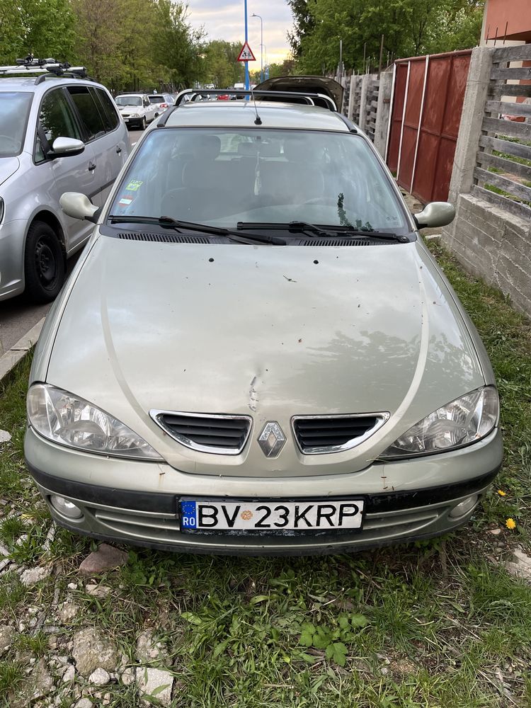 Vand Renaul Megane 1.6 pentru dezmembrat