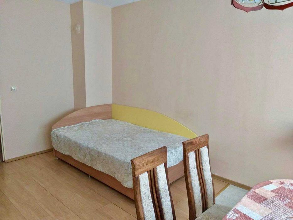 Дава се под наем Двустаен апартамент в Бургас, Меден рудник - зона А - 50 кв.м за 153 € - Снимка #2