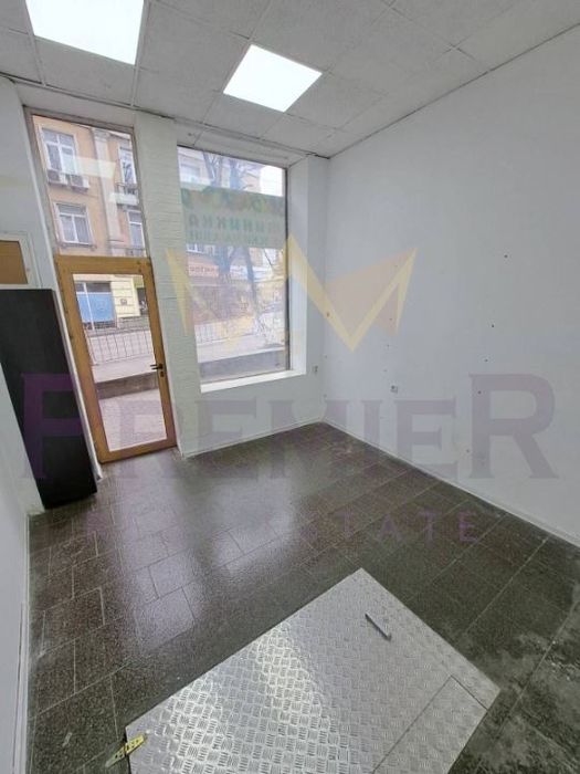 Дава се под наем Магазин в Варна, Център - 16 кв.м за 306 € - Снимка #3