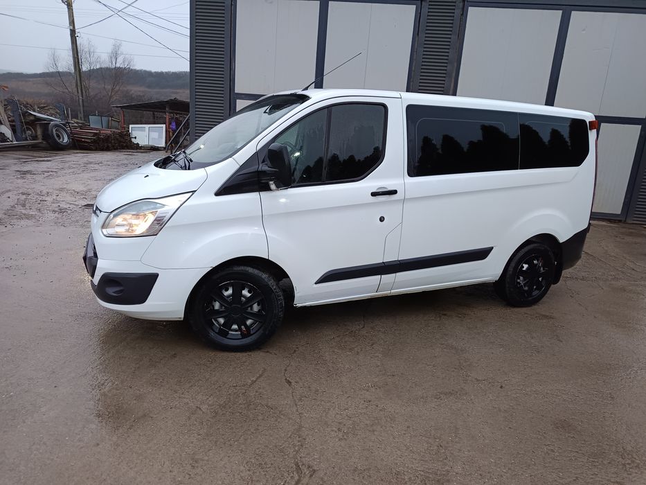 Vând Ford tranzit custom 8+1locuri