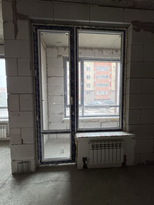 Продам балконную дверь