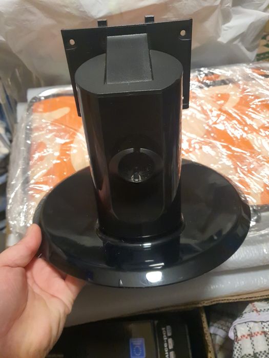 Въртяща се стойка за телевизор