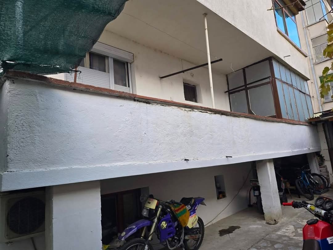 Продава се Къща в Петрич - 50 кв.м за 1700 €/кв.м - Снимка #3