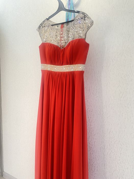 Вечернее платье