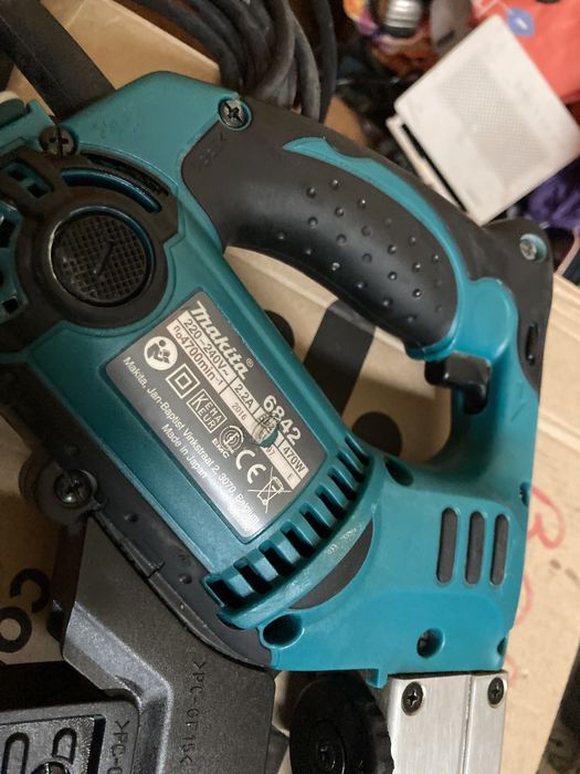Masina de insurubat fara impact Makita 6842 470 W