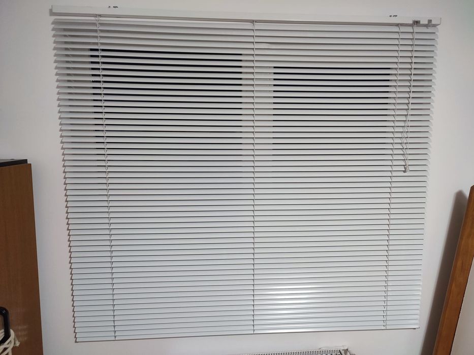 Jaluzele orizontale din aluminiu