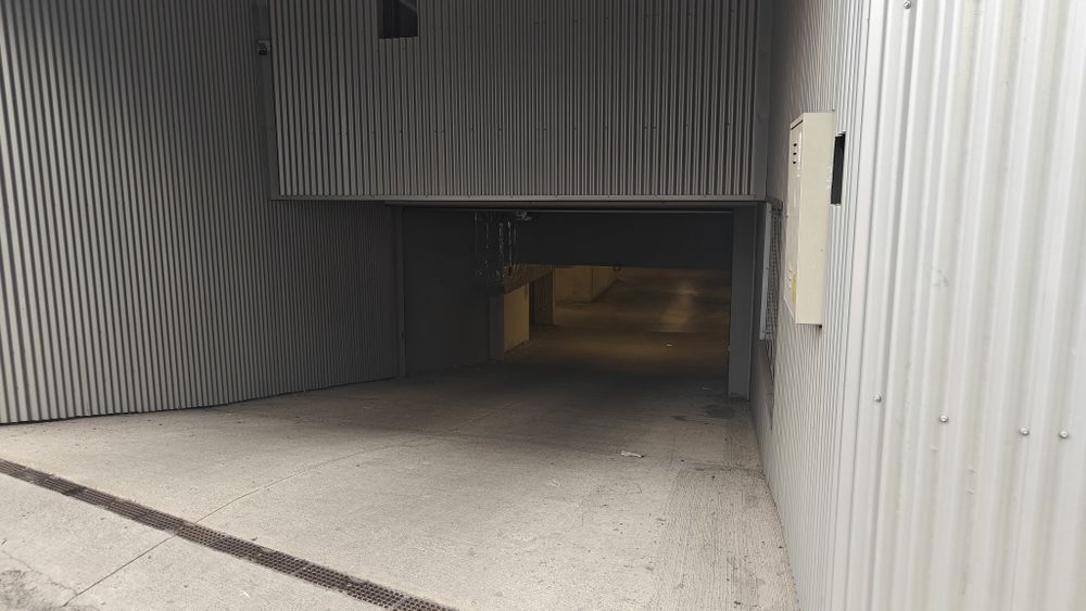 Închiriez loc de parcare subteran