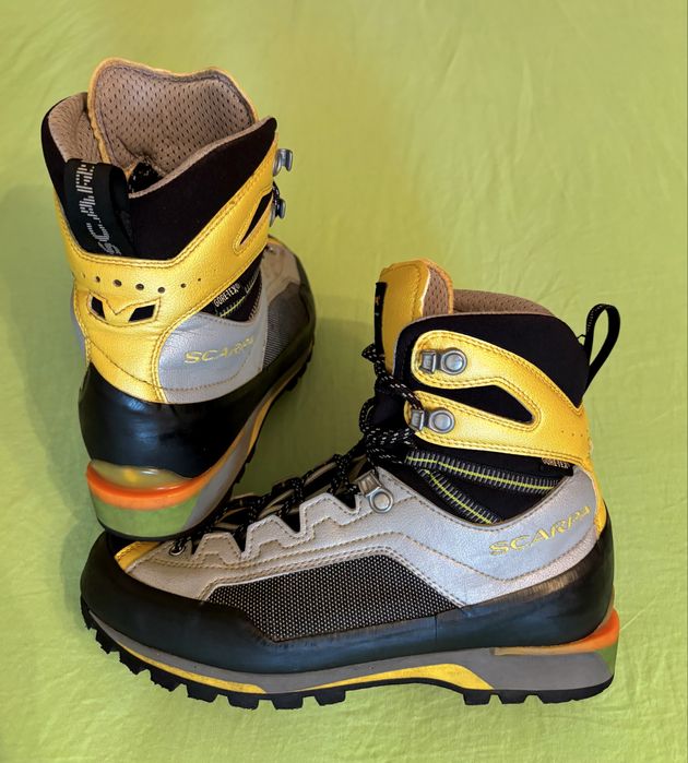 Scarpa номер 38 и номер 42,5, туристически обувки, планински боти