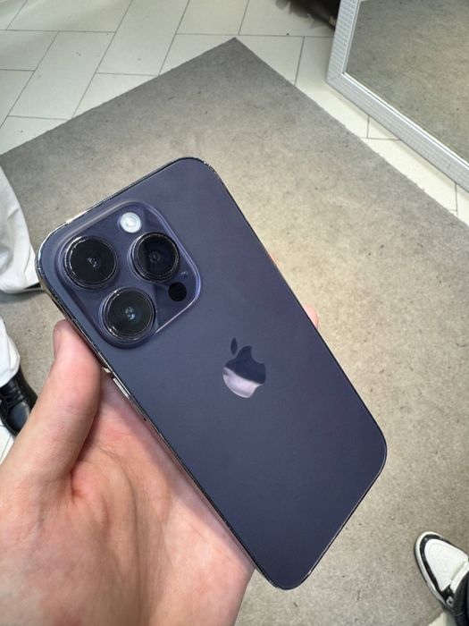 Продам Айфон 14pro