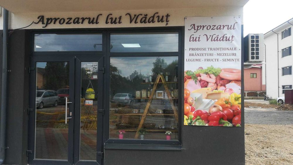 benere casete bannere sablare stikere autocolante flyere colantari