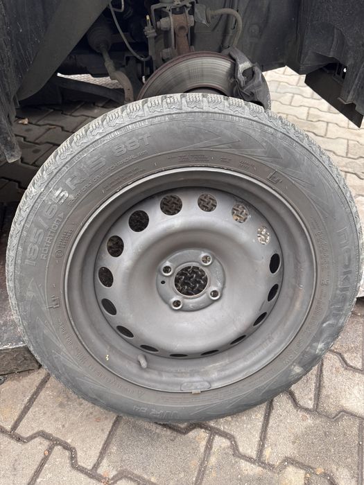 Jante cu anvelope iarna / vara Dacia Logan 185/65/15 uzura minima