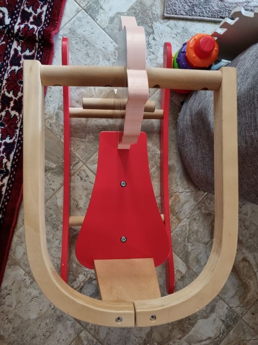 Дървено конче люлка