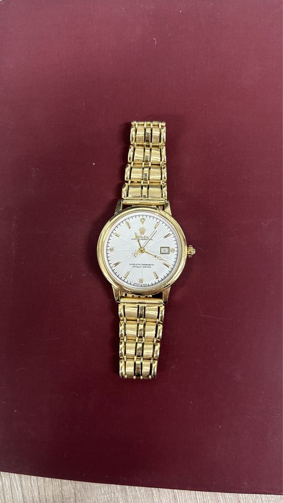 Продается золотые часы Rolex 750 пробы
