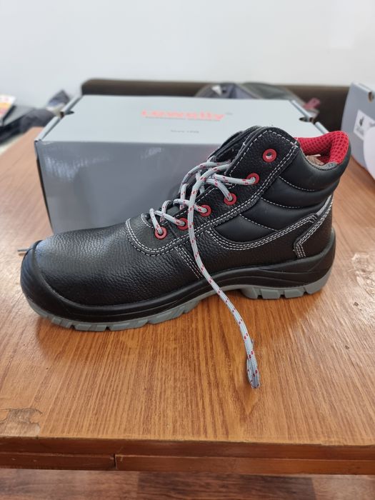 Работни обувки 42 номер