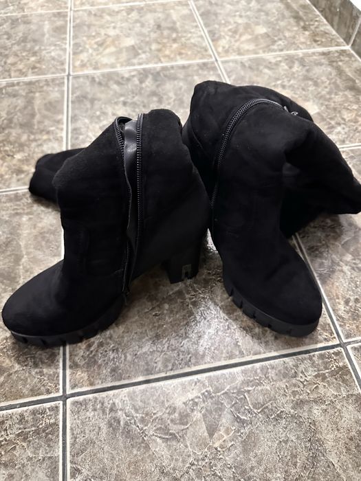 Дамски велурени чизми