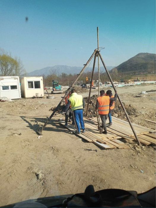 Foraje puțuri apa de mică și mare adâncime