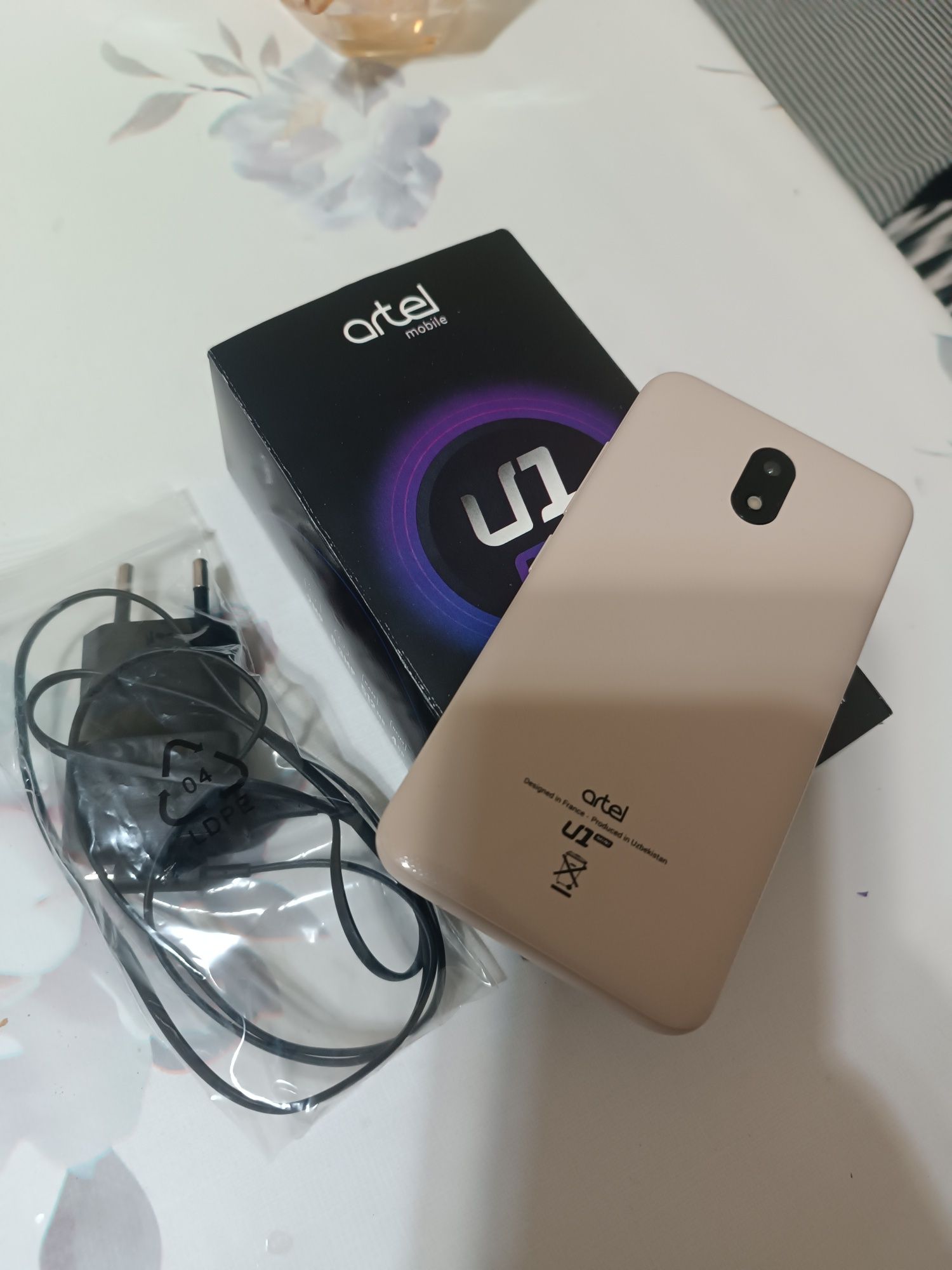 Artel U1 4/512 mb