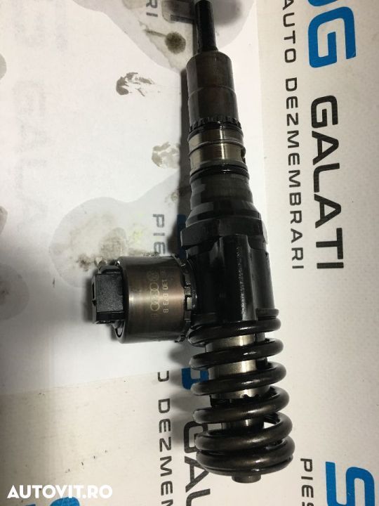 Injector Injectoare VW Golf 5 Jetta Touran Passat B6 Caddy 2.0TDI BKD / AZV COD : 03G 130 073 B / 03G130073B